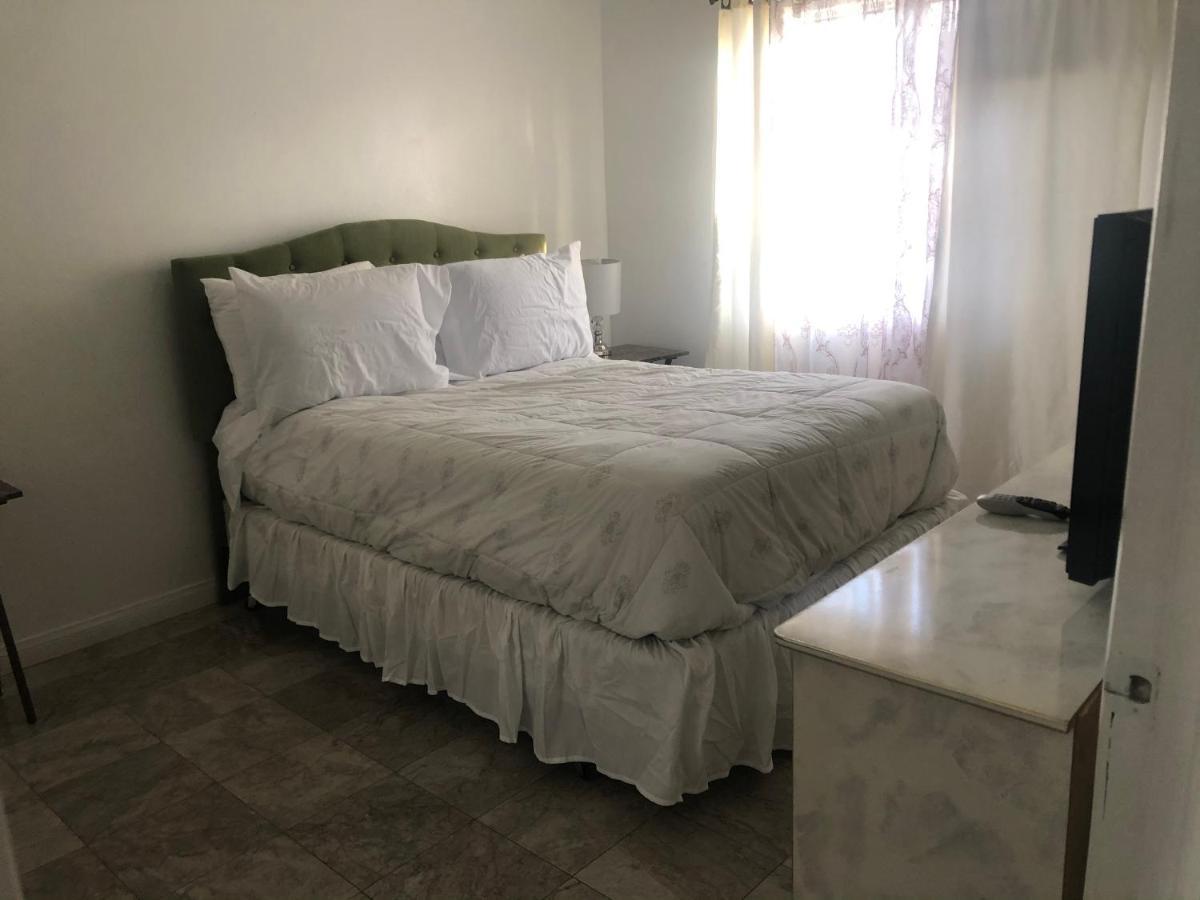 Vakantiehuis 6 Bedrooms 3 Bathrooms Pool Los Angeles