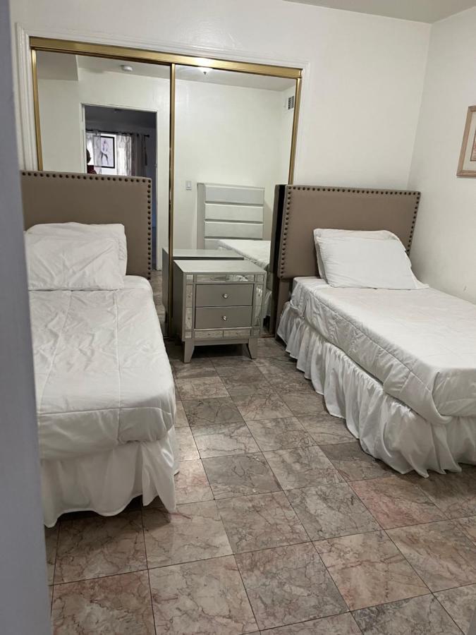 6 Bedrooms 3 Bathrooms Pool Vakantiehuis *
